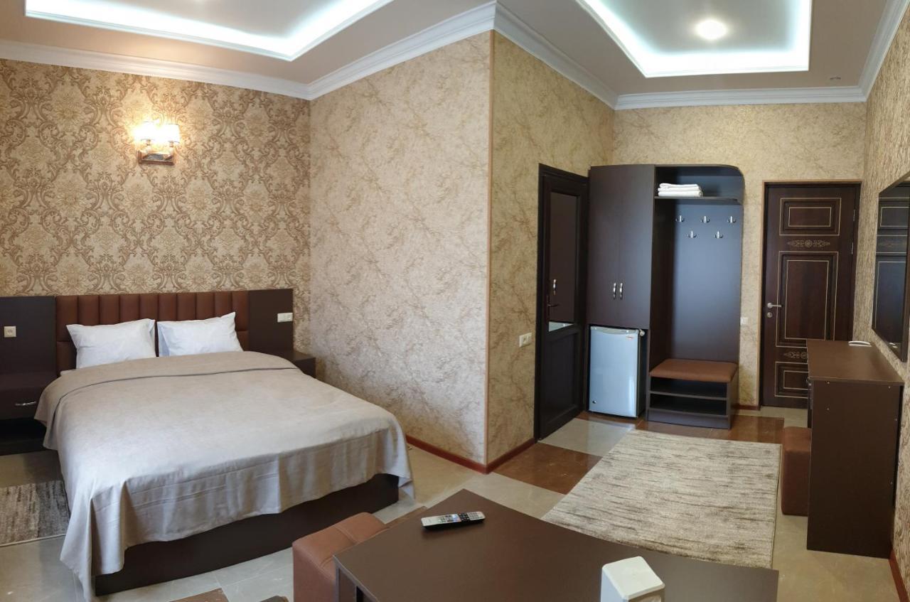 Khrchit Otel Martuni Dış mekan fotoğraf